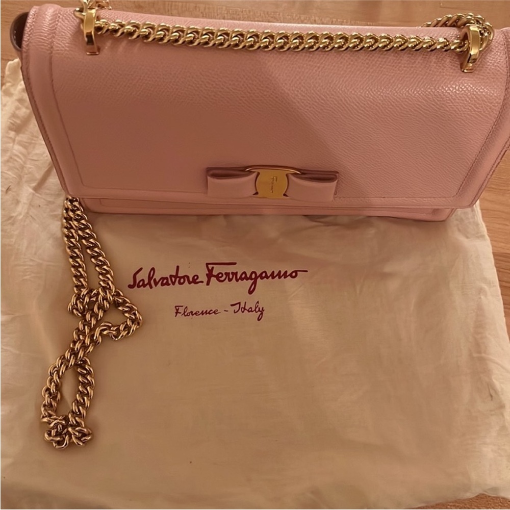 Salvatore Ferragamo Ginny Light Pink Leather Purse - Picture 16 of 16
